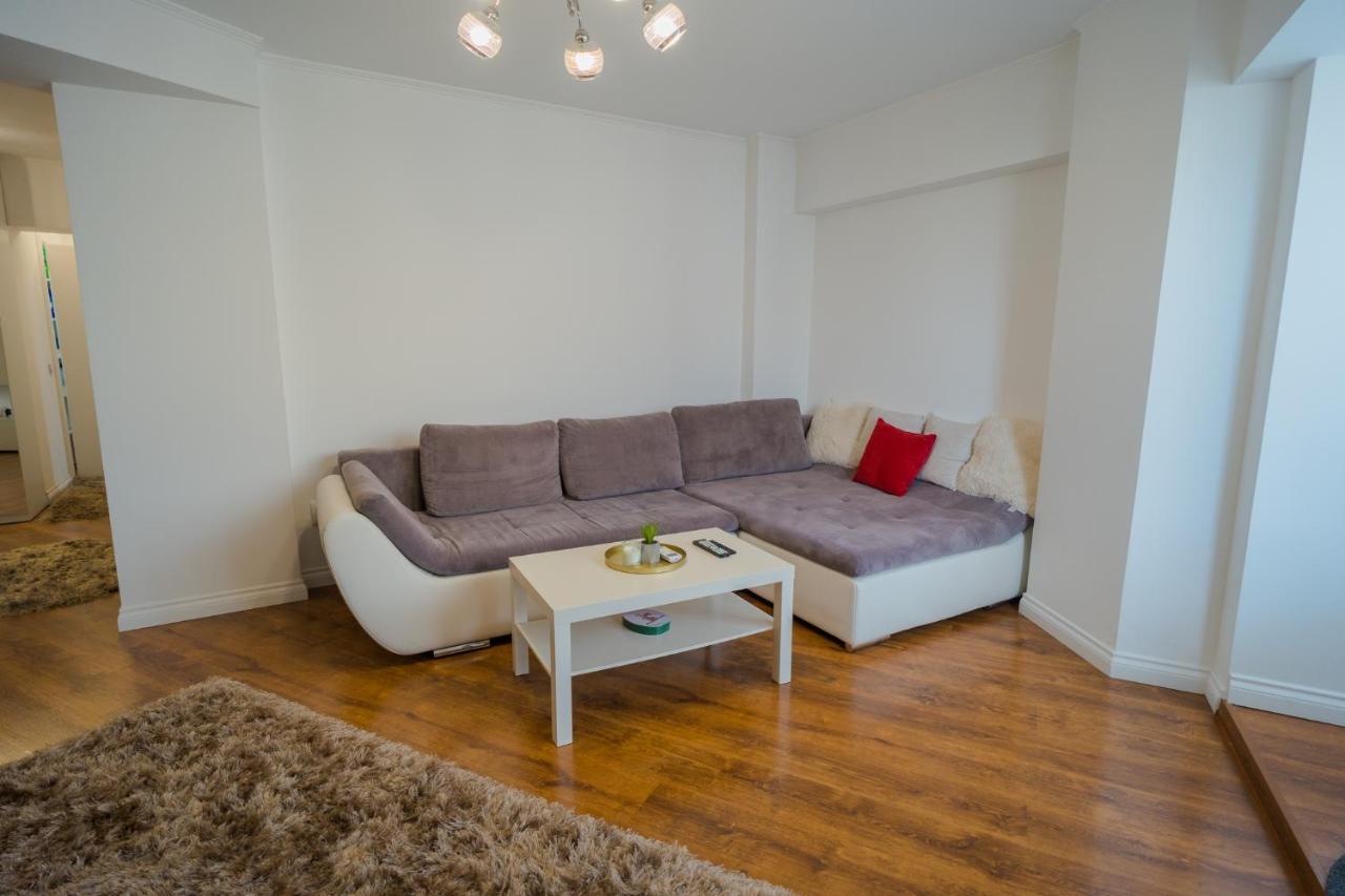 Cozy & Spacious 2Br Apartment With Netflix Bucureşti Ngoại thất bức ảnh