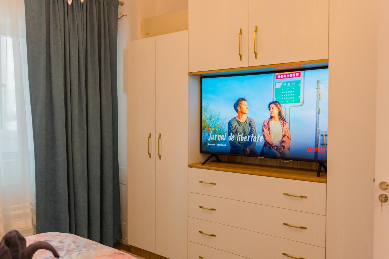 Cozy & Spacious 2Br Apartment With Netflix Bucureşti Ngoại thất bức ảnh