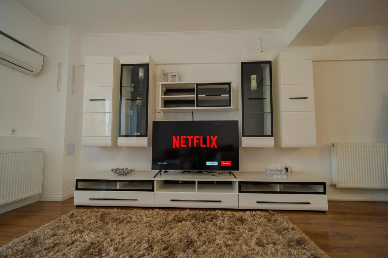 Cozy & Spacious 2Br Apartment With Netflix Bucureşti Ngoại thất bức ảnh
