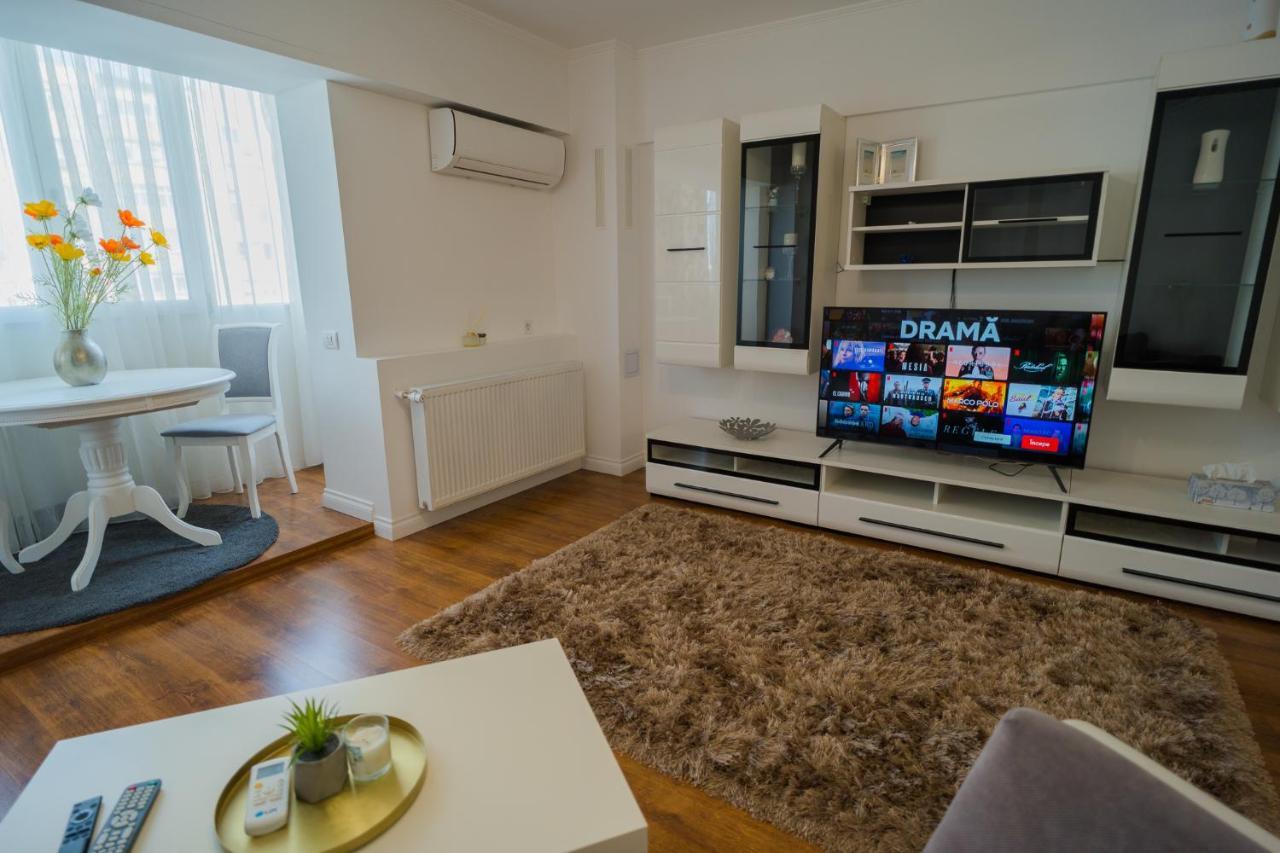 Cozy & Spacious 2Br Apartment With Netflix Bucureşti Ngoại thất bức ảnh
