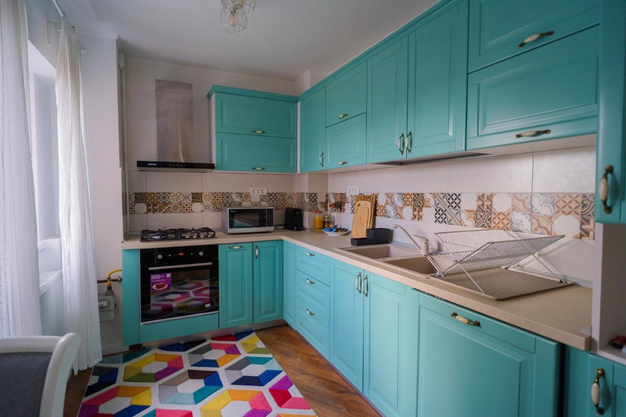 Cozy & Spacious 2Br Apartment With Netflix Bucureşti Ngoại thất bức ảnh