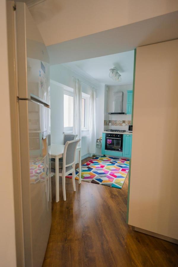 Cozy & Spacious 2Br Apartment With Netflix Bucureşti Ngoại thất bức ảnh