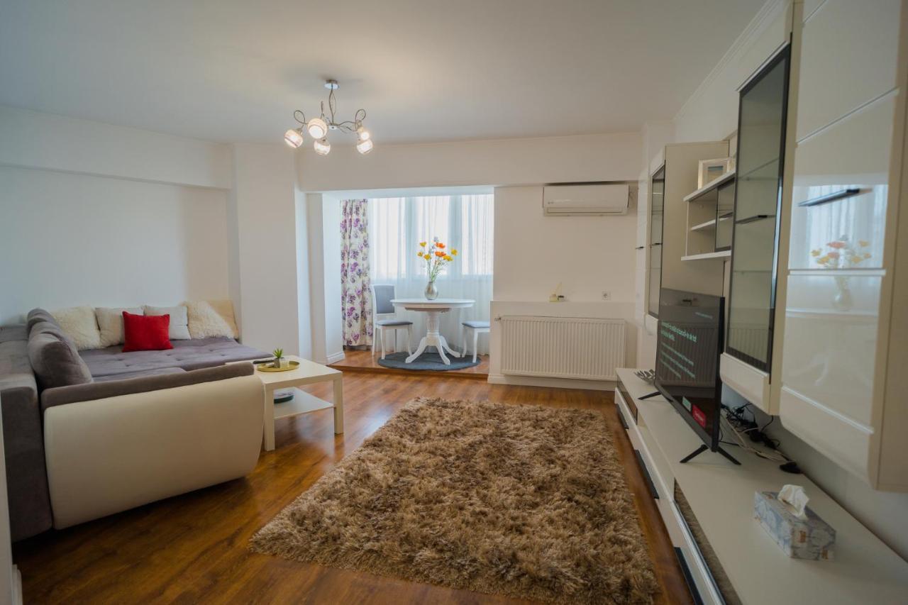 Cozy & Spacious 2Br Apartment With Netflix Bucureşti Ngoại thất bức ảnh