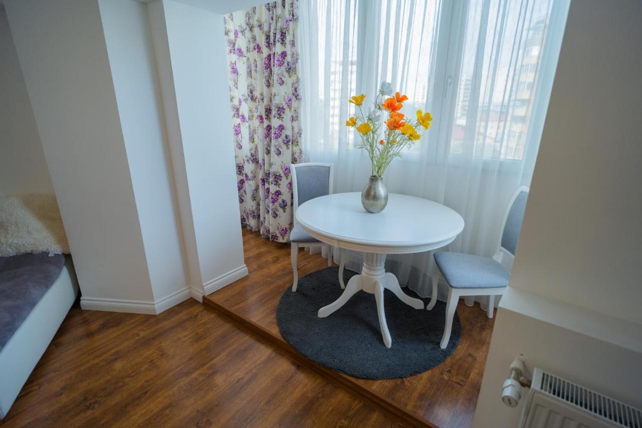 Cozy & Spacious 2Br Apartment With Netflix Bucureşti Ngoại thất bức ảnh