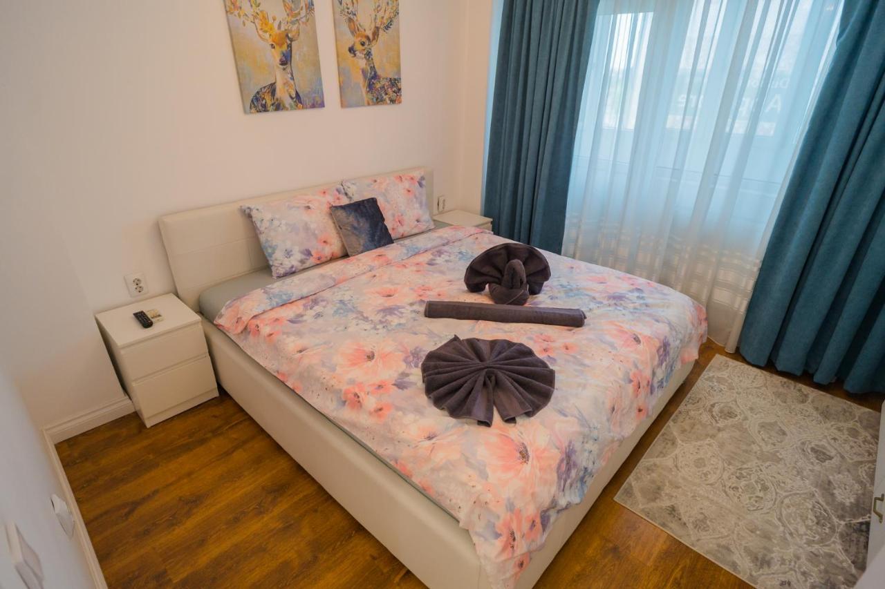 Cozy & Spacious 2Br Apartment With Netflix Bucureşti Ngoại thất bức ảnh