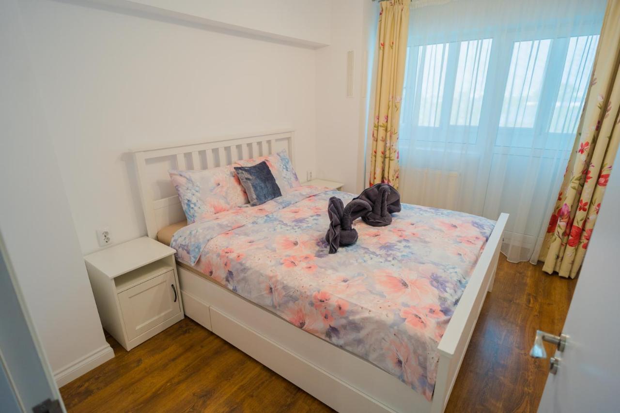 Cozy & Spacious 2Br Apartment With Netflix Bucureşti Ngoại thất bức ảnh