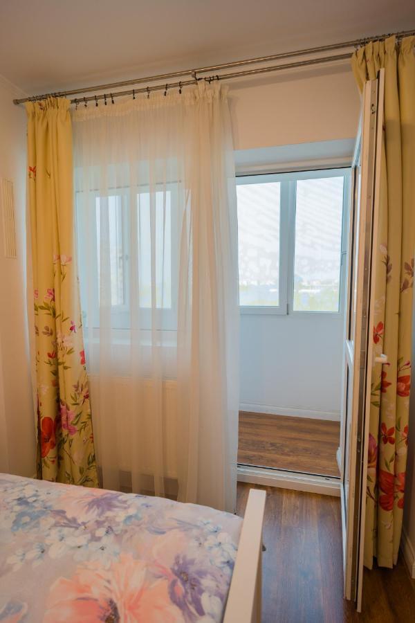 Cozy & Spacious 2Br Apartment With Netflix Bucureşti Ngoại thất bức ảnh